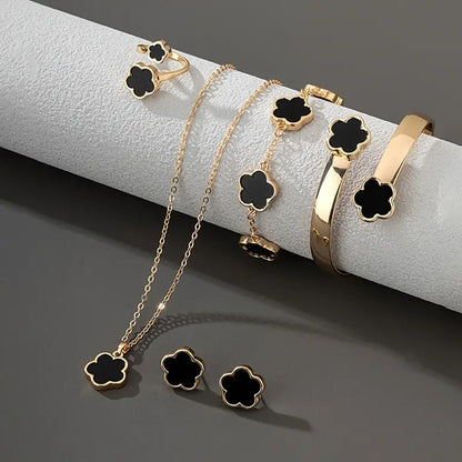 Luxe Clover - Pack de collar, brazalete, pulsera, pendientes y anillo