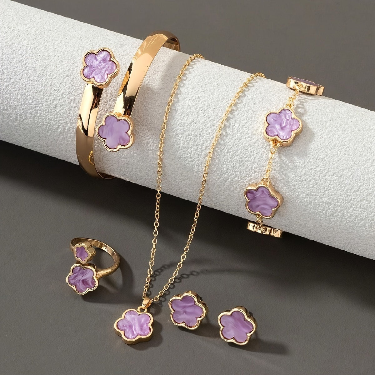 Luxe Clover - Pack de collar, brazalete, pulsera, pendientes y anillo