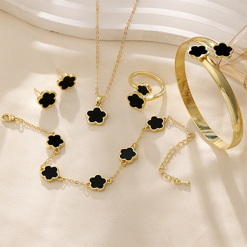Luxe Clover - Pack de collar, brazalete, pulsera, pendientes y anillo