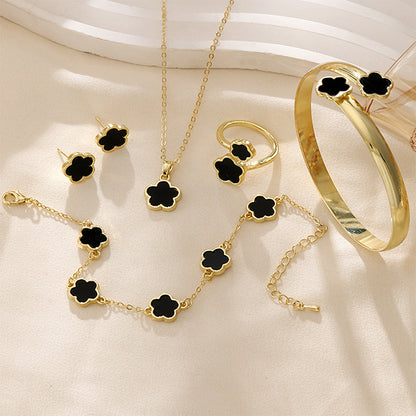 Luxe Clover - Pack de collar, brazalete, pulsera, pendientes y anillo
