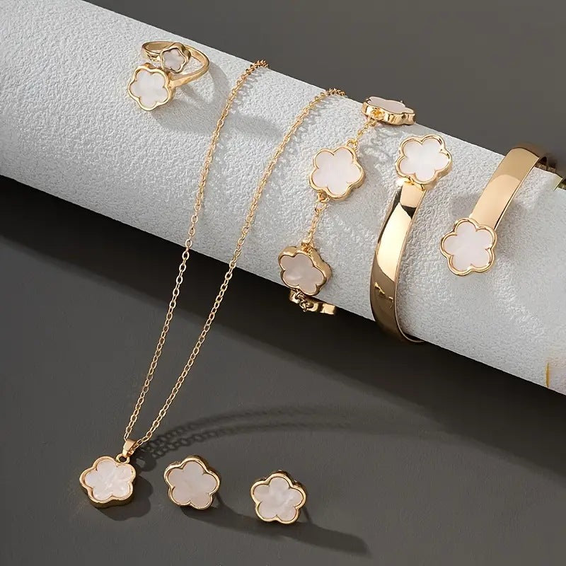 Luxe Clover - Pack de collar, brazalete, pulsera, pendientes y anillo
