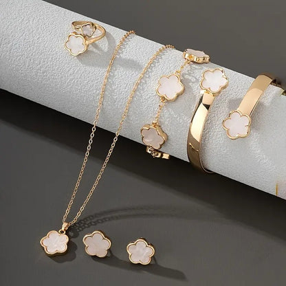 Luxe Clover - Pack de collar, brazalete, pulsera, pendientes y anillo