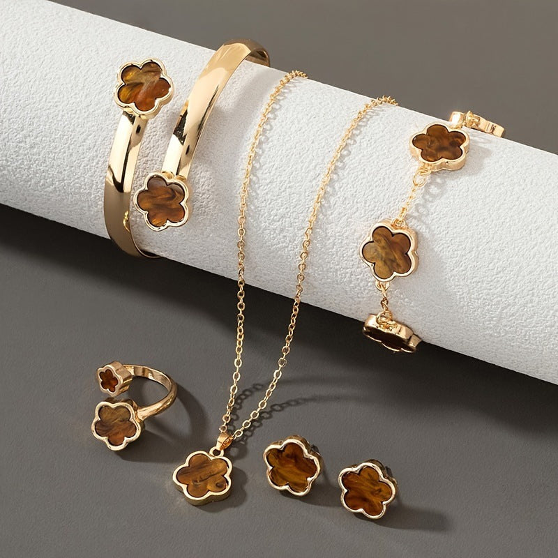 Luxe Clover - Pack de collar, brazalete, pulsera, pendientes y anillo